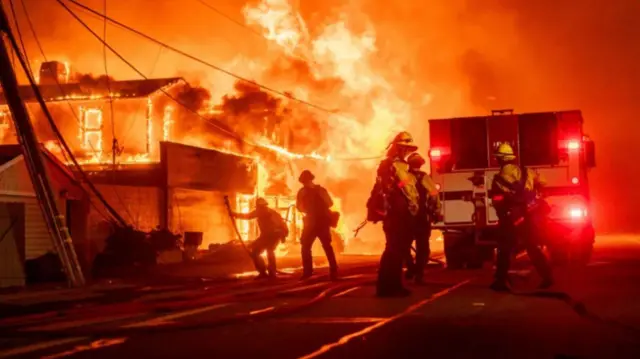 لوس أنجلوس تشتعل